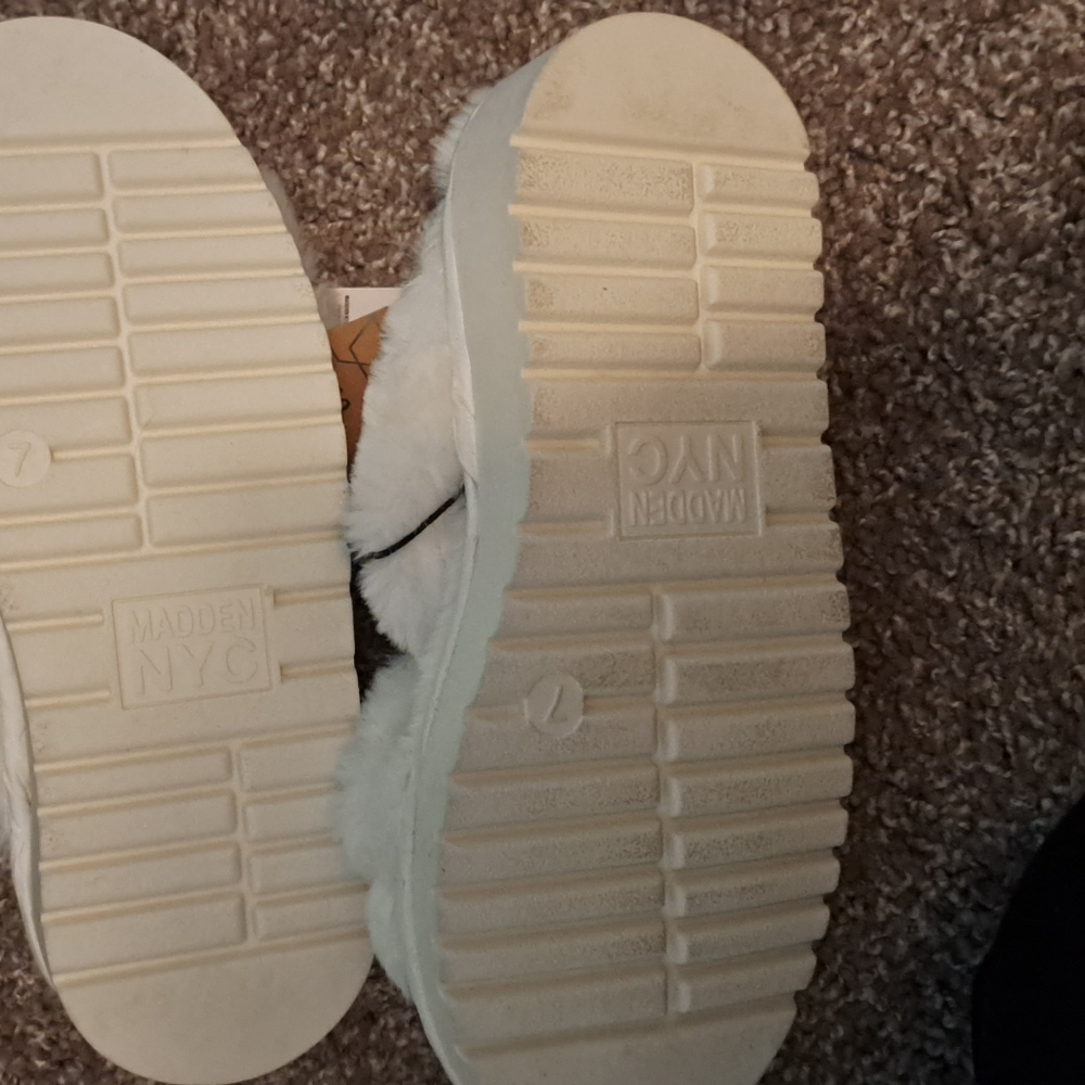 Ladies shoes